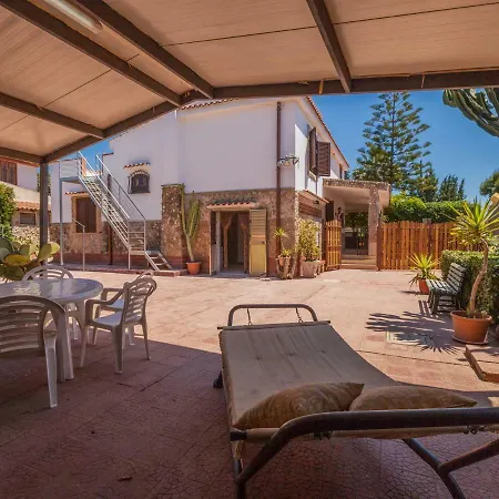 Villa Giovanna Arenella (Syracuse)